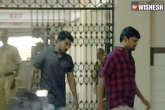 Ravi Teja’s Driver Srinivas Rao, Ravi Teja’s Driver Srinivas Rao, ravi teja s driver appears before sit, Tollywood drugs case