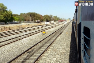 Rejected Youth Lover Jumps On Railway Tracks In Hyderabad