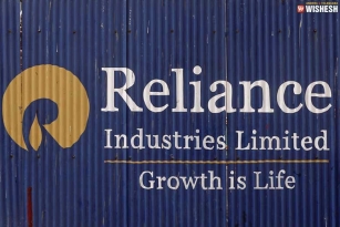 Reliance becomes the first Indian firm to hit 100 billion USD Revenue