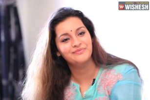 Renu Desai To Direct A Tollywood Film