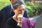 Sonia Gandhi, Oommen Chandy, sonia gandhi and 3 others get notice for non payment of dues, Oommen chandy