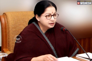 Supreme Court issues notice to Tamilnadu Chief Minister Jayalalithaa