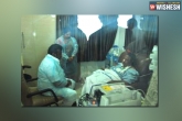 Dasari Narayana Rao, Talasani Srinivas Yadav visit, talasani srinivas yadav visits kims to meet dasari, Kims hospital