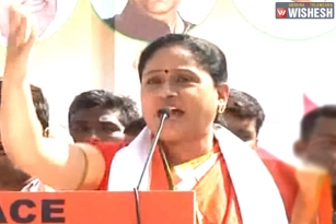 Vijayashanti Takes A Dig On KCR