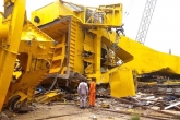 Vizag, Vizag, massive crane collapses at hindustan shipyard in vizag 11 killed, Hindu