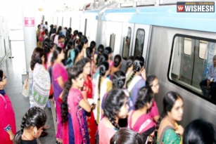 Women Can Now Carry Pepper Spray on Hyderabad Metro
