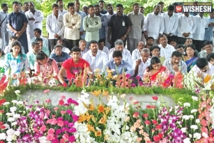 Tributes Paid To YSR On 8th Death Anniversary