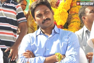 YSRCP to close party operations in Telangana!