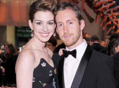 Anne Hathaway, Adam Shulman engaged