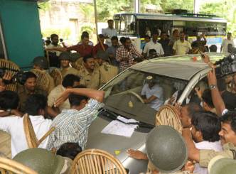 APNGOs Will Have to Leave Hyderabad-VH