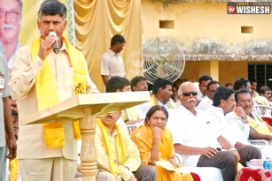 Amaravathi ceremony tomorrow, Naidu raises special status now