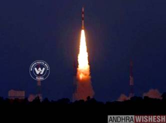 ISRO launches India&#039;s first navigation satellite