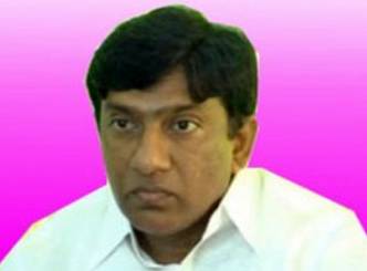 TRS comes down heavily on Parakala Prabhakar