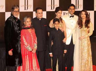 Amitabh celebrates mystique seventies, in grandeur