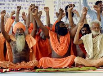 Congress Hatao, Desh Bachao: Ramdev at Ramlila