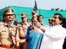 AP agitation, Telangana agitation, cm asks police to revoke cases against students, Looting