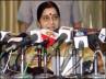 Sushma Swaraj, breakfast meet, sushma talks to rajapakse at breakfast meet, Mahinda rajapakse