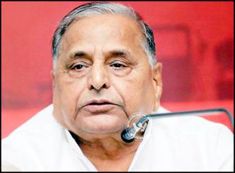 Mulayam lands in another controversy
