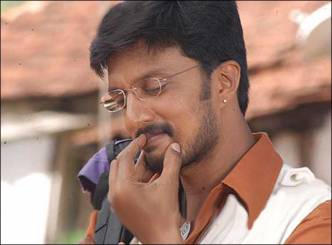 Naan Ee (Eega) gives wings to Sudeep, heaps of praise