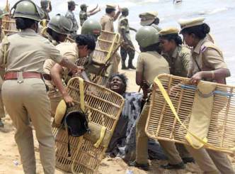 Chaos at Kudankulam: one killed in firing