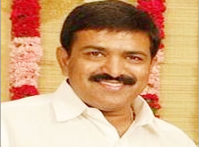 Dwarampudi abandons Jagan