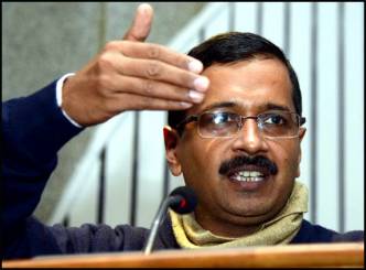 Kejriwal Convoy Stopped by Delhi Police