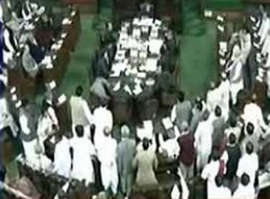 No let up in ruckus over Telangana, FDI in Parliament