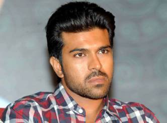 Ram Charan to remake &#039;Chiru&#039;s flicks...