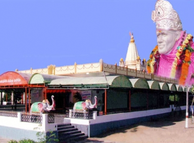 Shirdi temple to install walkways for easy darshan