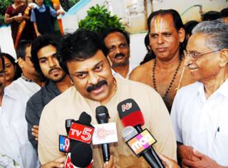 Chiru seeks blessings of Goddess Durga