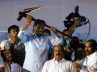 Commotion at Jagan fast, Jagan camp, trs nd activists create commotion at jagan camp, Jagan camp