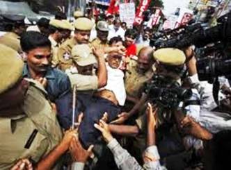 Flash: Left parties protest, Raghavulu arrested
