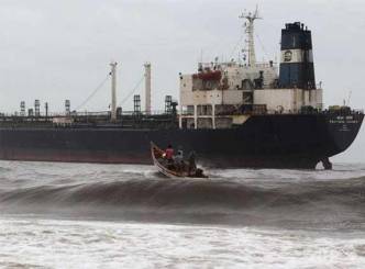 Neelam effect: Pratibha Cauvery runs aground, sailors rescued