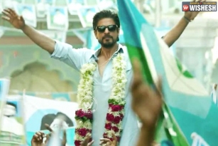 Official: SRK&rsquo;s Raees postponed