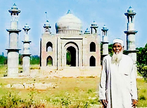 Bulandshahr : Retired Postman builds mini Taj Mahal