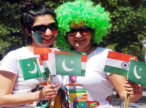 Pak Eves bask in Indian hospitality
