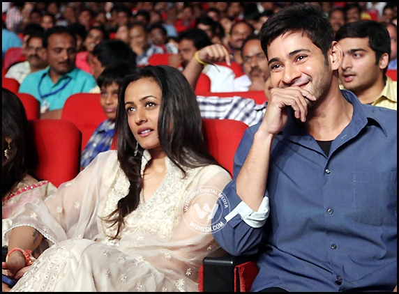 Namrata spotted with Mahesh ink