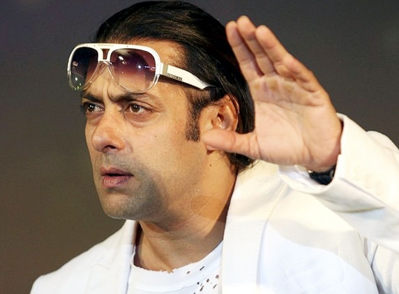Salman&#039;s love for fans...