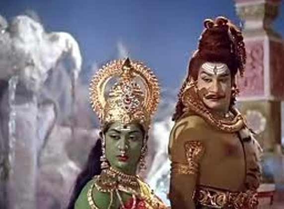 'Thiruvilayadal' will get the modern version