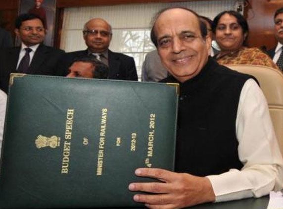 Railway Minister unveils Rs.60,100 Cr rail budget