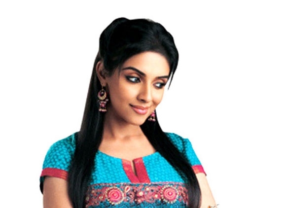Asin getting married to an NRI???