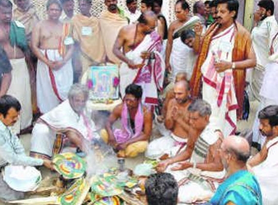 Temple priests to protest?