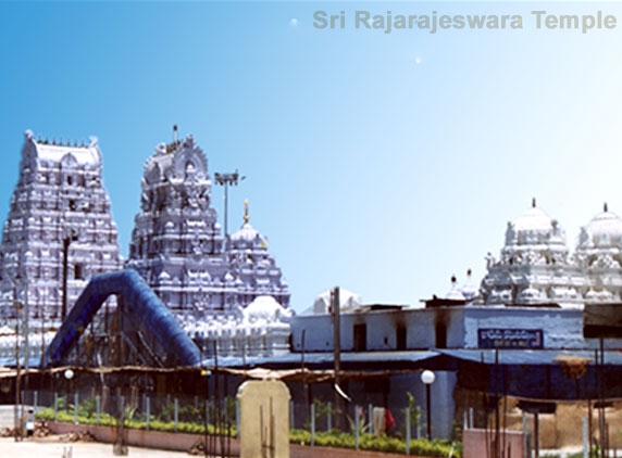 Bull fight, bizarre sounds haunt Vemulawada, Kanipakam temples