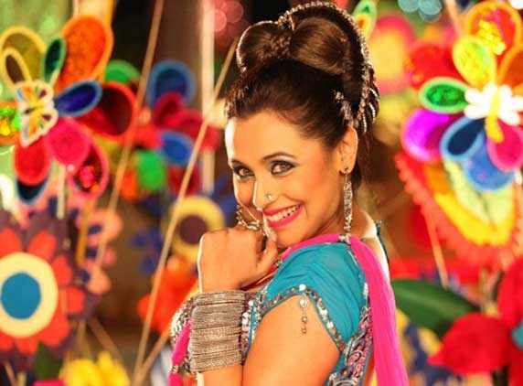 Rani Mukerji steals the internet thunder with Aga Bai