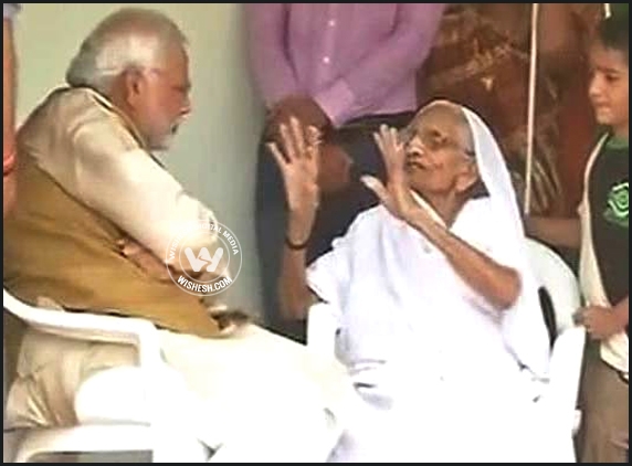 Modi meets his mother