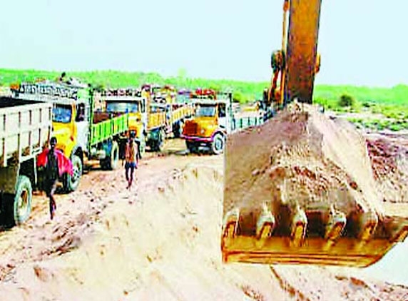 Sand mafia terrorising Karimnagar officials