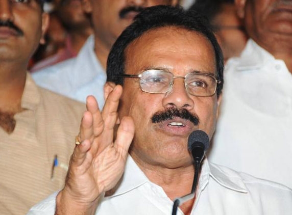 Sadananda Gouda, Sai Kumar in Tirumala