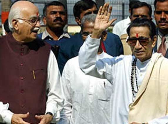 Bal Thackeray bashed out at LK Advani for predictions on blog