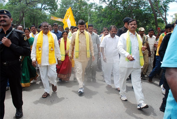 Vastunna Meekosam: Karimnagar developed in TDP regime-Babu