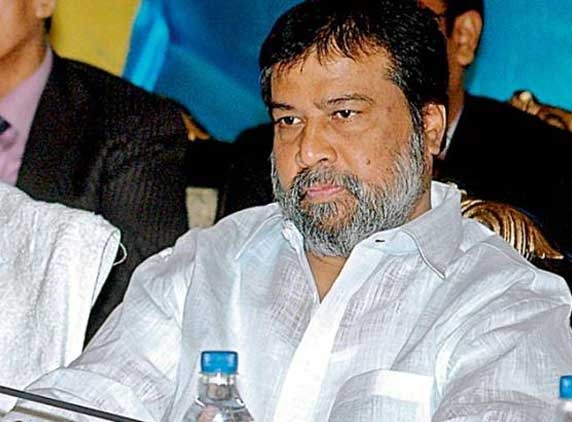 Dy.CM Damodar's upper hand over CM, gets funds for Singur project